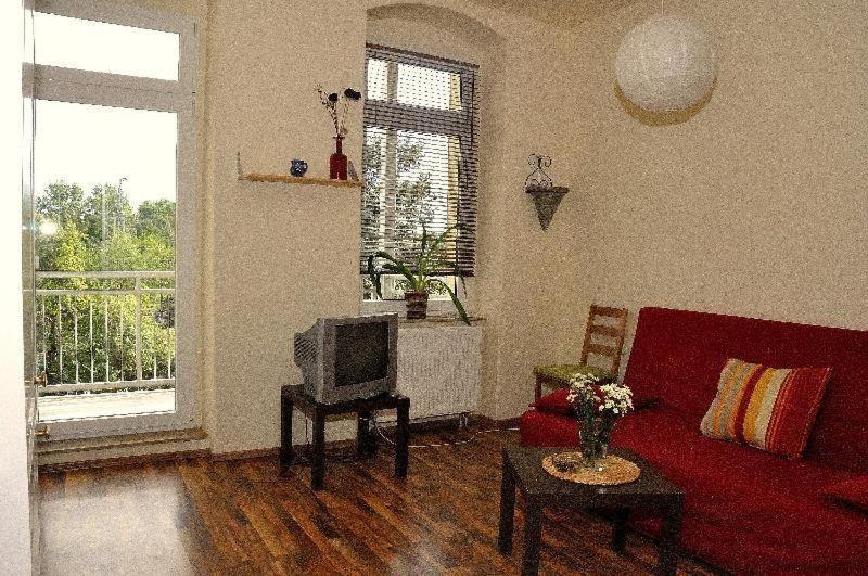 3-Raum-Fewo-Dresden-Zentrum-Balkon-Blick-Auf-Altstadt-L10 Ngoại thất bức ảnh
