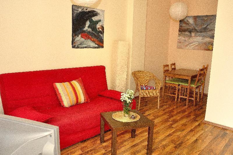 3-Raum-Fewo-Dresden-Zentrum-Balkon-Blick-Auf-Altstadt-L10 Ngoại thất bức ảnh